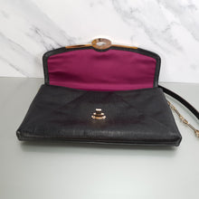 Load image into Gallery viewer, 25240 Coach Madison Textured Leather black clutch chain