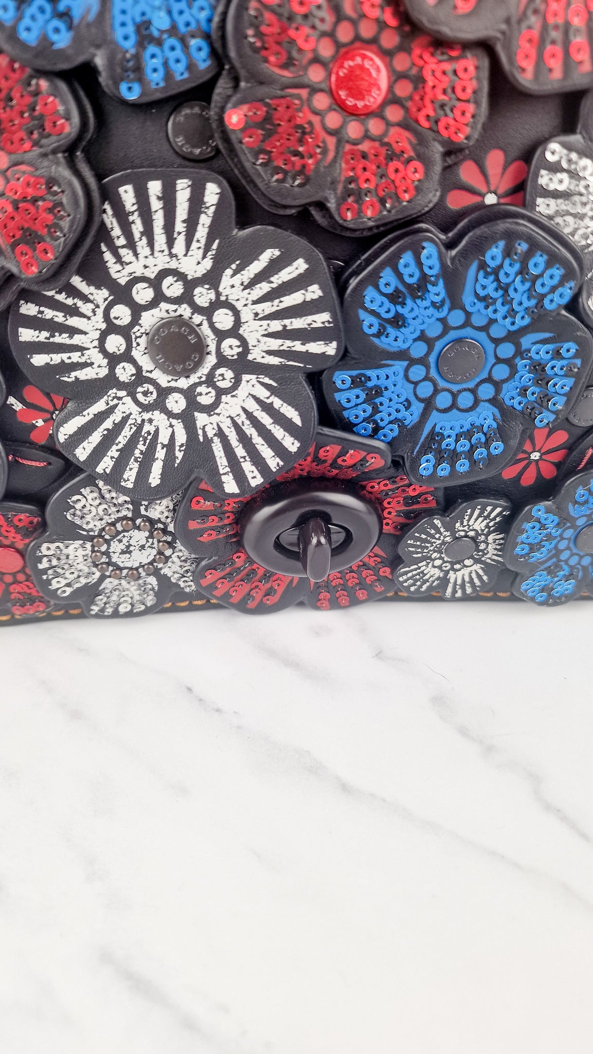 Coach Dinky 32 Tea Roses Blue & Red 1941 Black Leather Crossbody Shoul – Essex Fashion House