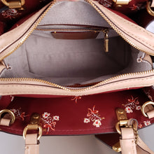 Load image into Gallery viewer, Coach Rogue 25 Beechwood Signature Floral Bow
