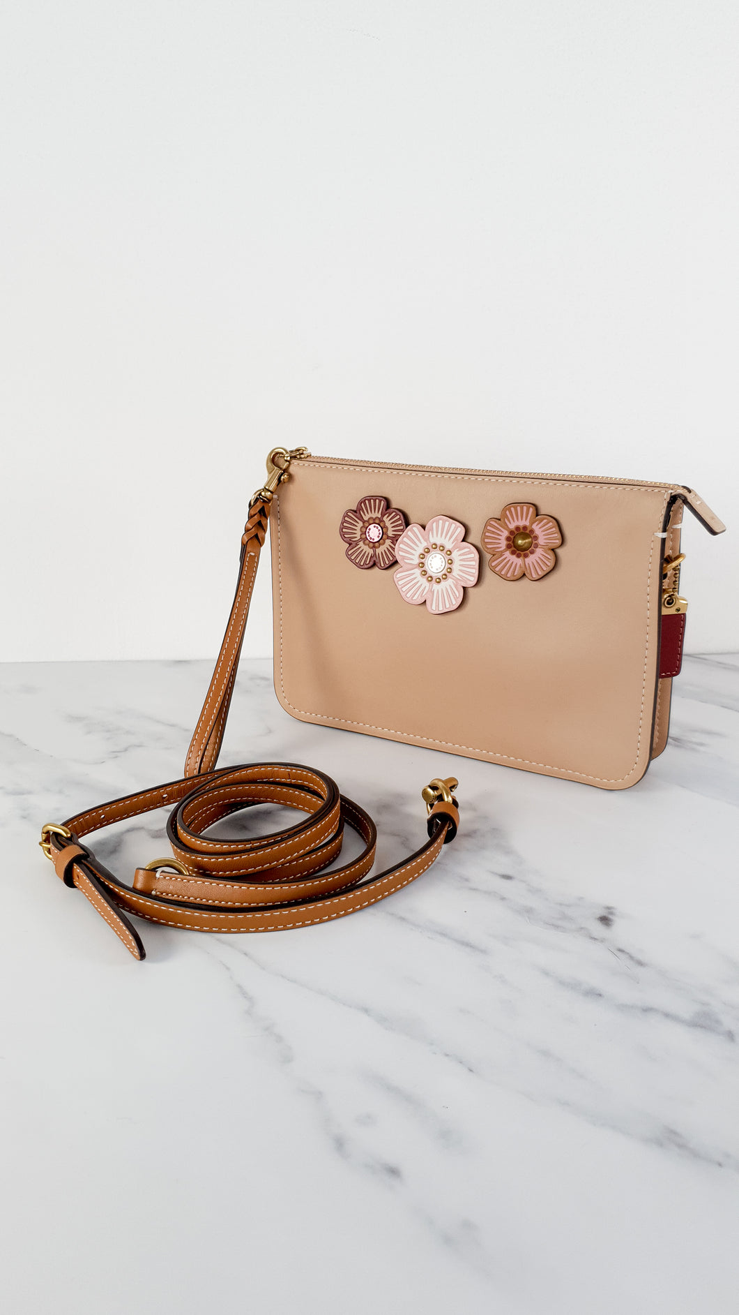 Coach Soho with Tea Roses in Smooth Beechwood Leather Colorblock - Crossbody Bag Wristlet Clutch - Beige Coach 28429
