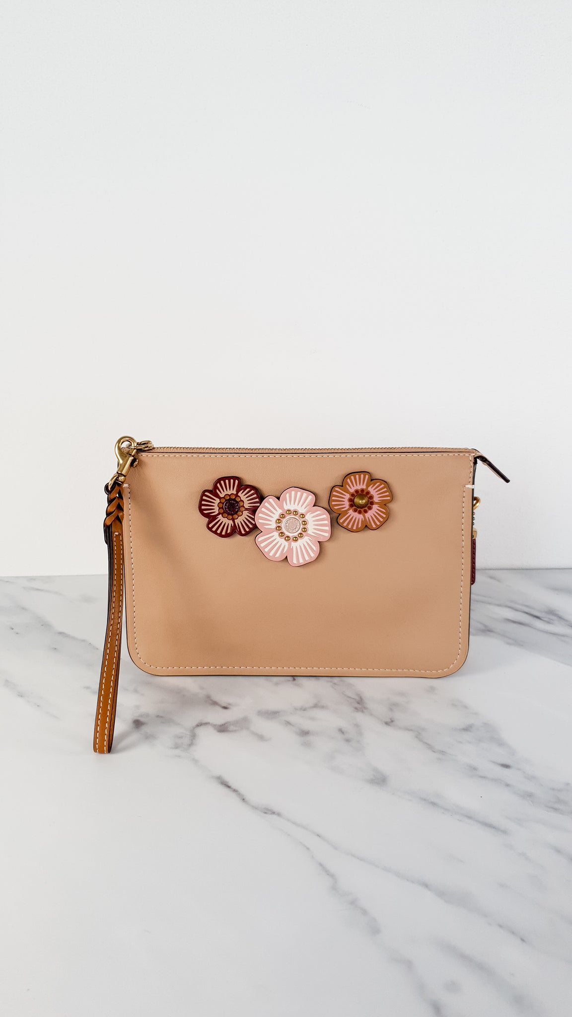 Coach Soho with Tea Roses in Smooth Beechwood Leather Colorblock - Cro –  Essex Fashion House