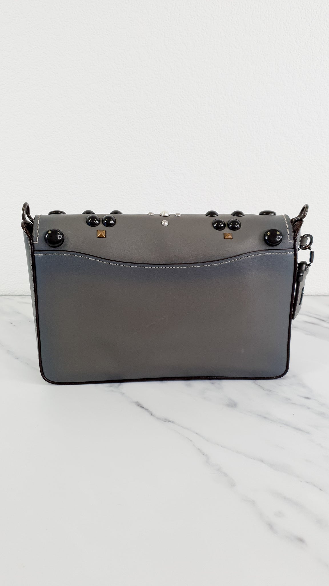 Coach saddle with scattered rivets Clearance