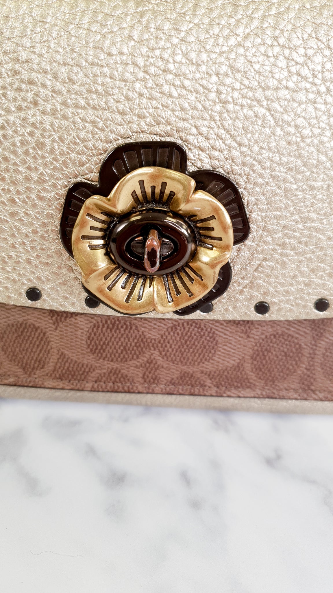 Coach tea rose signature canvas parker shoulder bag Outlet