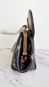 Disney x Coach 1941 Minnie Mouse Kisslock Satchel in Smooth Black Leather With Floral Bow - Handbag - Coach 69179