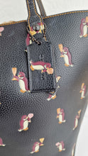 Load image into Gallery viewer, Coach Market Tote with Party Penguins in Black Leather - Shoulder Bag - Coach 25747
