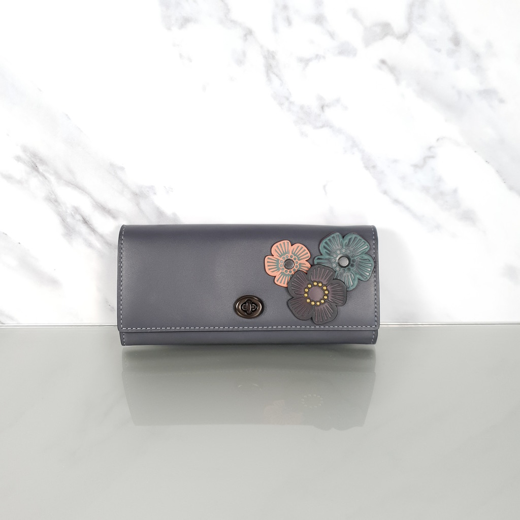 Coach wallet 2025 with roses