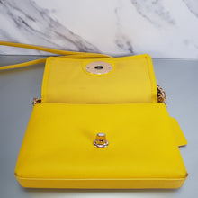 Load image into Gallery viewer,  53083 Coach Crosstown crossbody bag chain banana yellow turnlock
